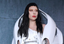 كشفت ليدي غاغا عن إصابتها بفيروس كورونا أثناء أدائها 5 حفلات موسيقية لـChromatica Ball