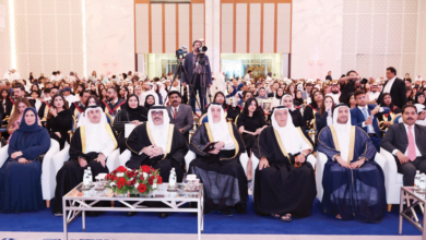 بـحـضـور وزيــر الــتــربــيــة والــتــعــلــيـــممدرسة عبدالرحمن كانو تحتفل بتخريج فوج جديد.. وتعلن منحة دراسية وجائزة سنوية