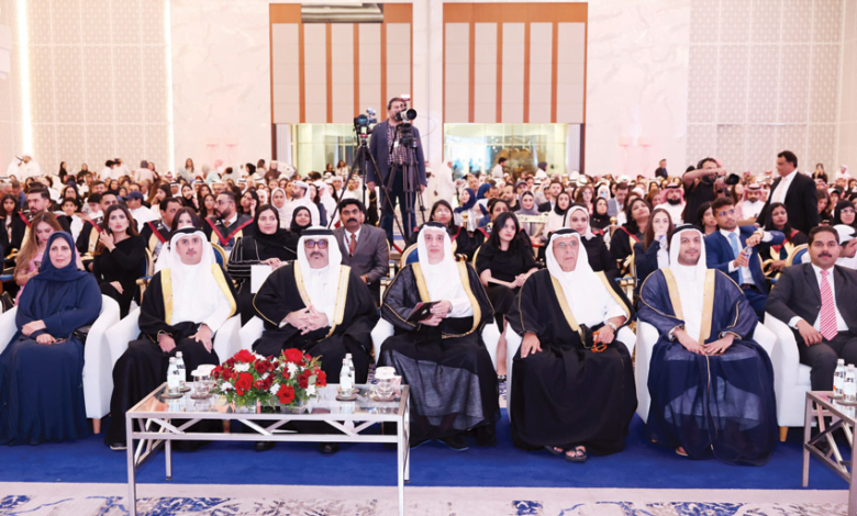 بـحـضـور وزيــر الــتــربــيــة والــتــعــلــيـــممدرسة عبدالرحمن كانو تحتفل بتخريج فوج جديد.. وتعلن منحة دراسية وجائزة سنوية
