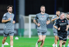 «نزال القرن» يؤجل تتويج الهلال