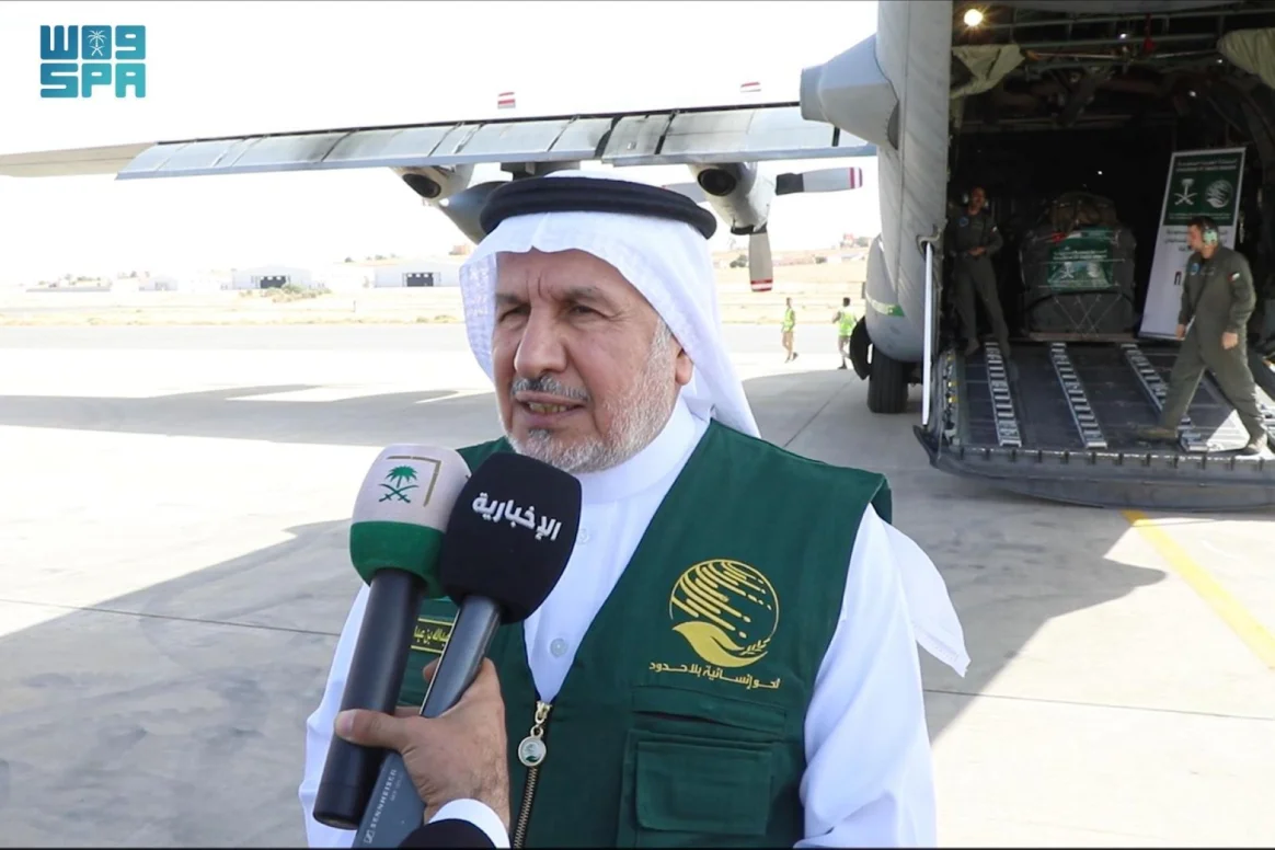 الربيعة: أسقطنا مساعدات بغزة لكسر إغلاق المعابر