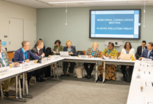 وزير النفط والبيئة يشارك في الاجتماع الوزاري التشاوري بشأن البلاستيك 